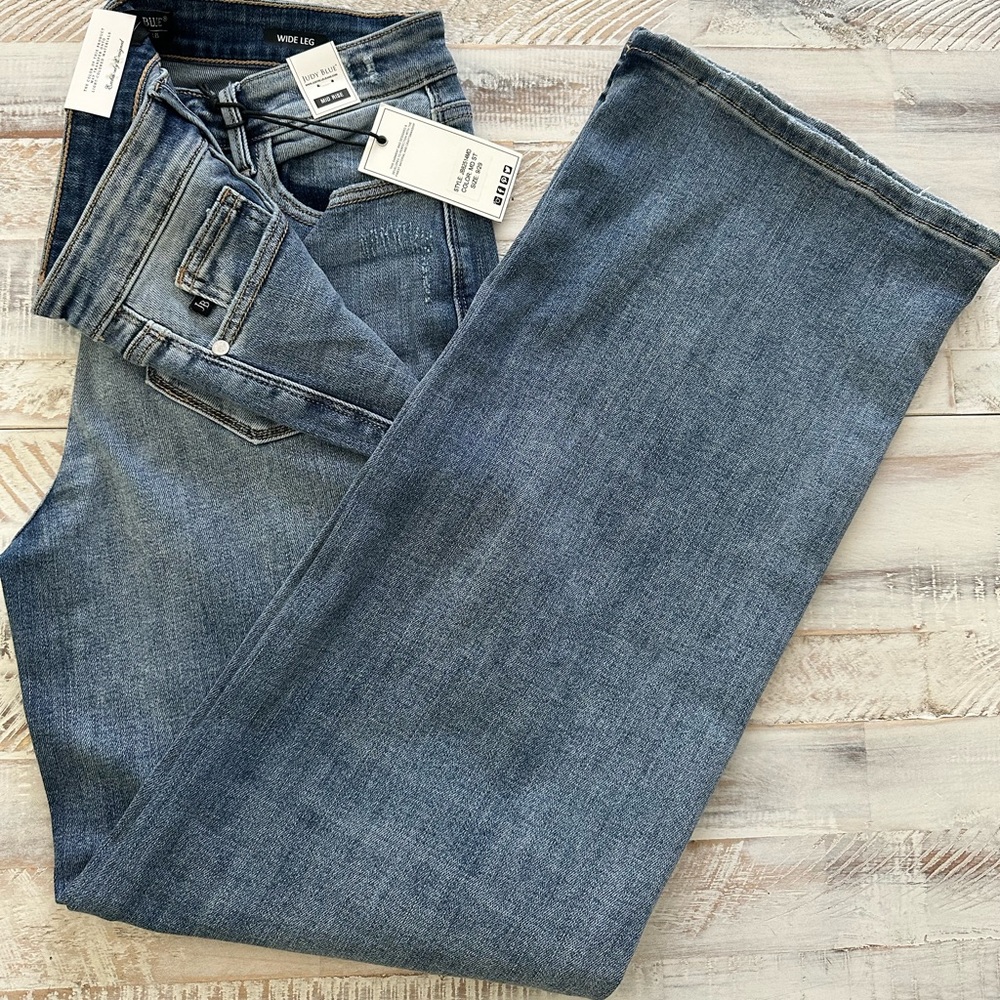 NWT Judy Blue Mid Rise Wide Leg Jeans sz9